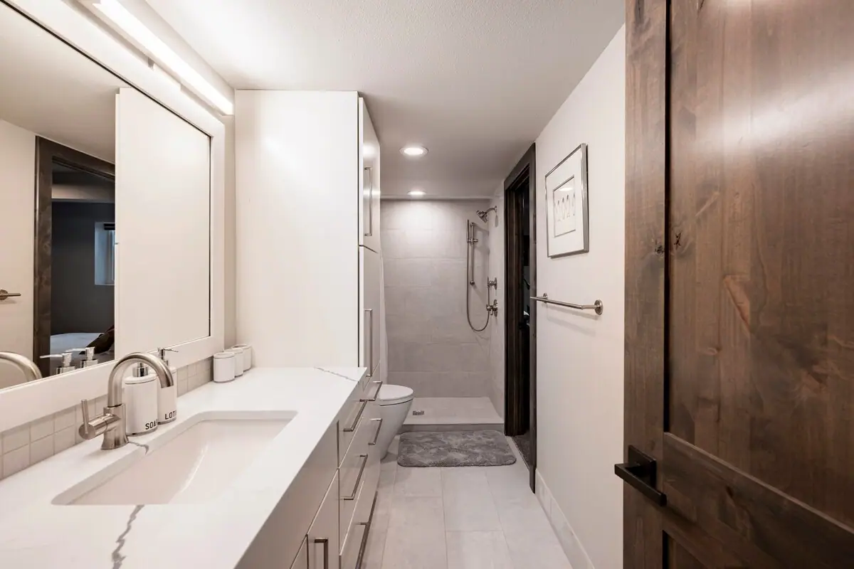 Ensuite vanity — Evergreen Mountain House