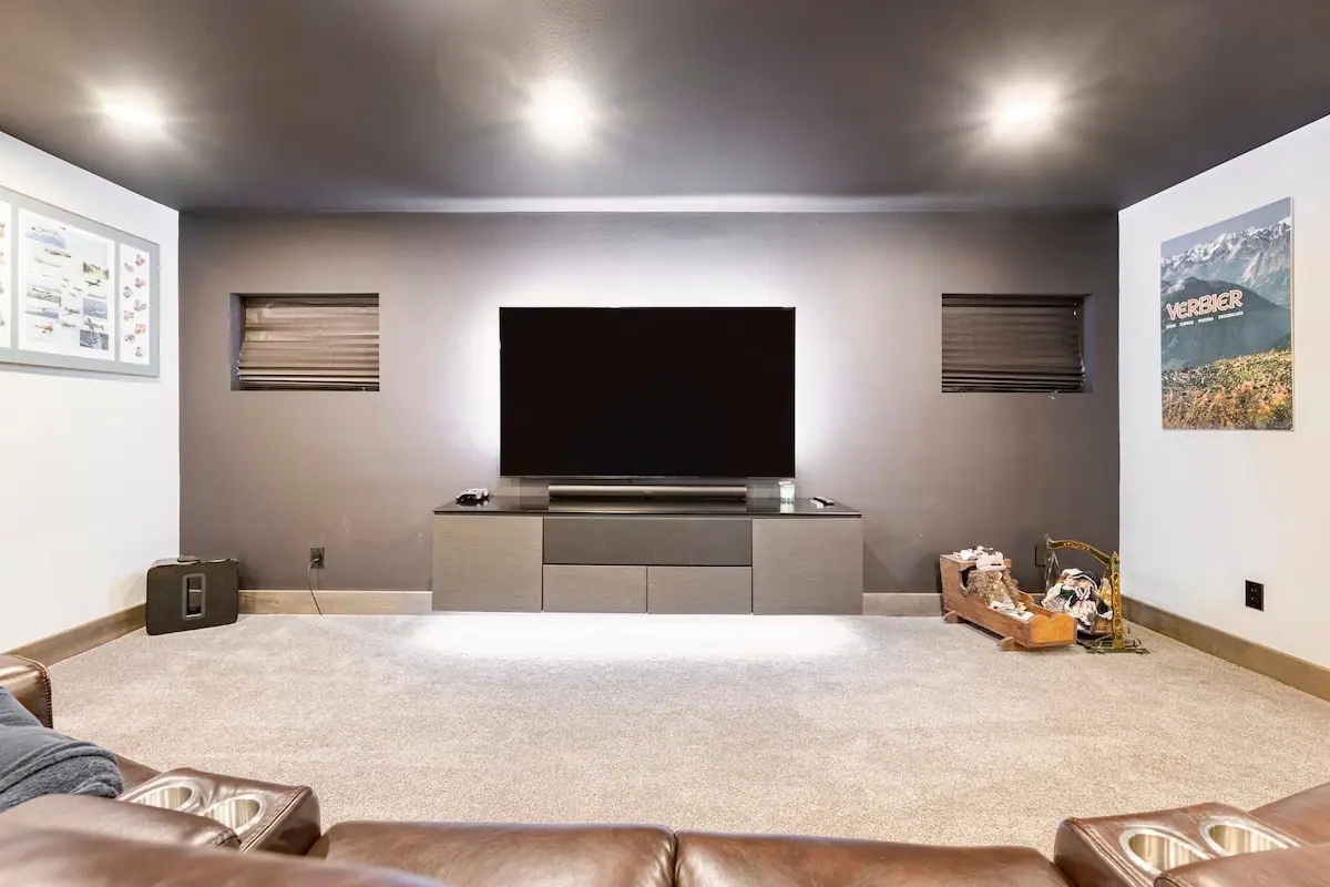 Media room — Evergreen Mountain House