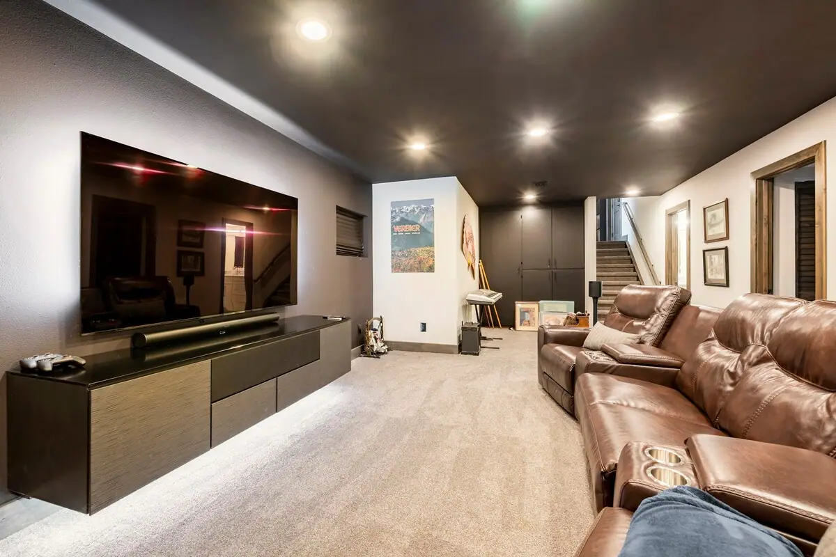 Cinema and lounge — Evergreen Mountain House